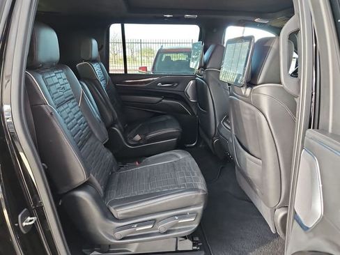 Used 2021 Cadillac Escalade ESV Premium Luxury Platinum image 27