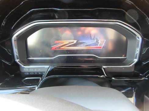 Certified 2022 Chevrolet Silverado 1500 LTZ w/ LTZ Premium Package AWD/4WD image 14