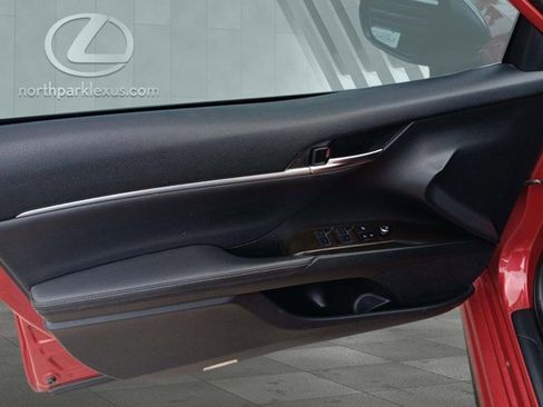 Used 2022 Toyota Camry XSE image 11