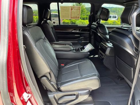 Used 2023 Jeep Grand Wagoneer 4WD image 26