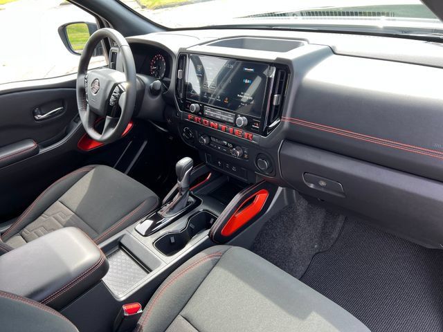 Used 2025 Nissan Frontier PRO-4X AWD/4WD image 37