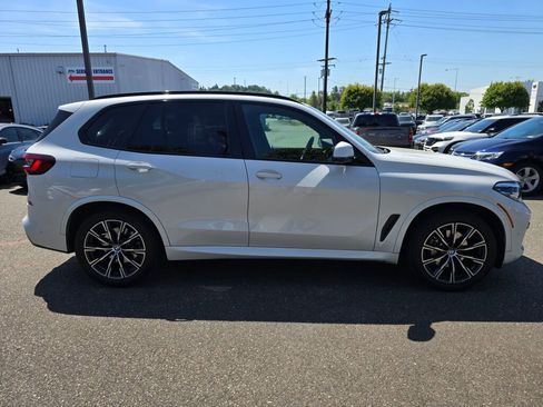 Used 2021 BMW X5 xDrive40i w/ M Sport Package AWD/4WD image 7