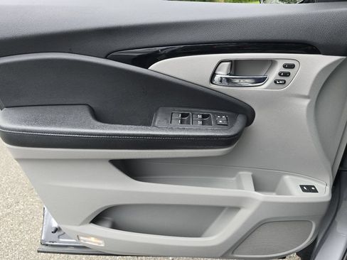 Used 2019 Honda Pilot Elite image 27