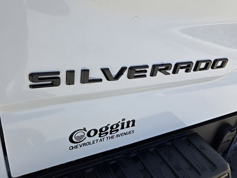 New 2026 Chevrolet Silverado 1500 Custom Trail Boss w/ LPO, Dark Essentials Package AWD/4WD image 30