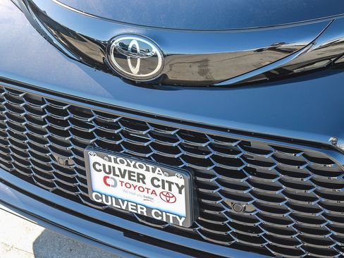 New 2026 Toyota Sienna XSE image 6