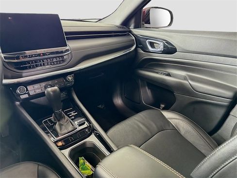 Used 2022 Jeep Compass Limited image 21