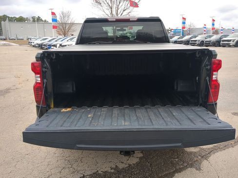 Used 2021 Chevrolet Silverado 1500 LT image 23