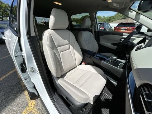 Certified 2025 Nissan Rogue SL AWD/4WD image 24