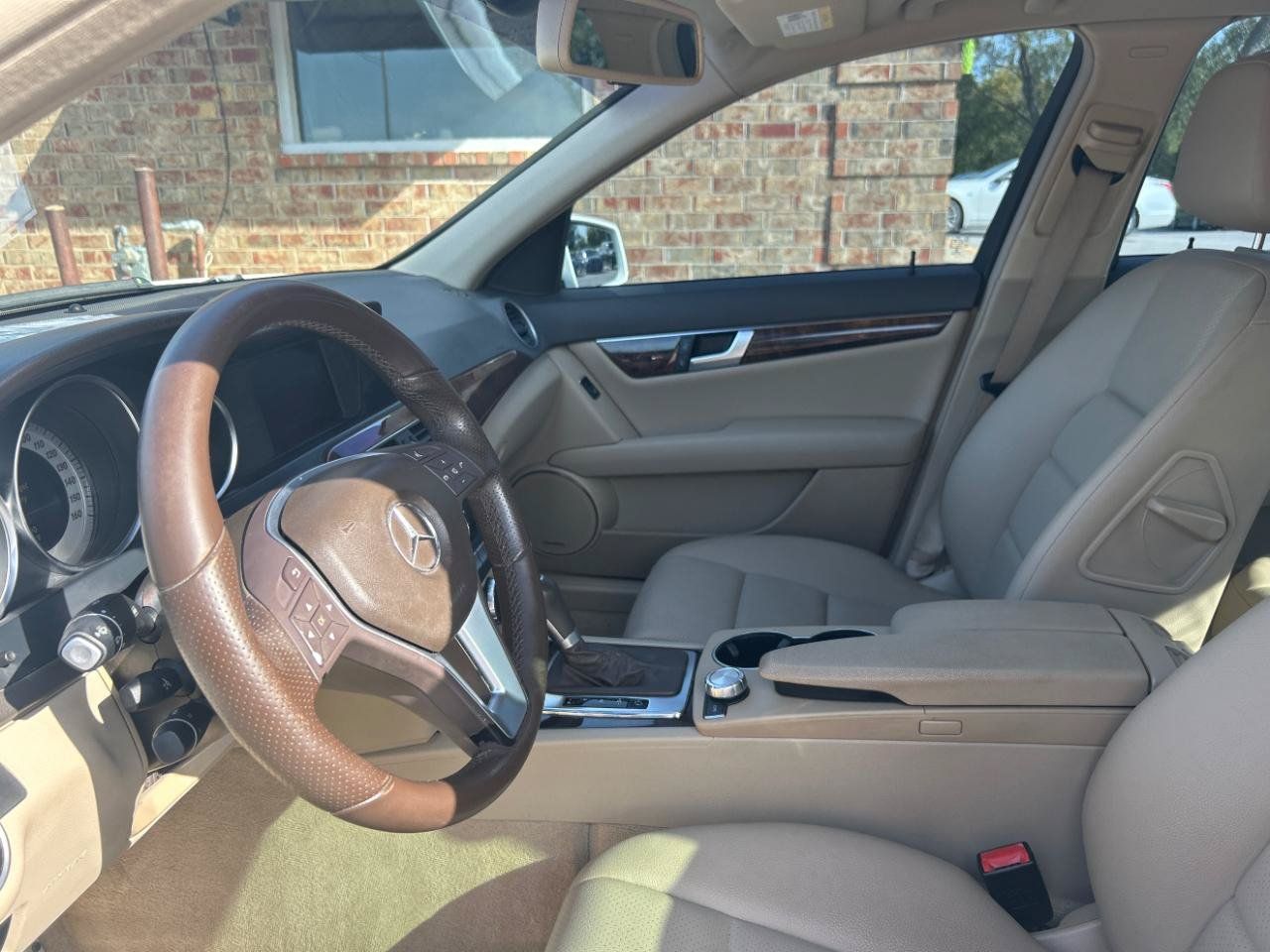 Used 2014 Mercedes-Benz C 250 Sedan image 19