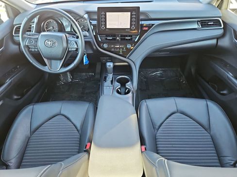 Used 2024 Toyota Camry SE image 17