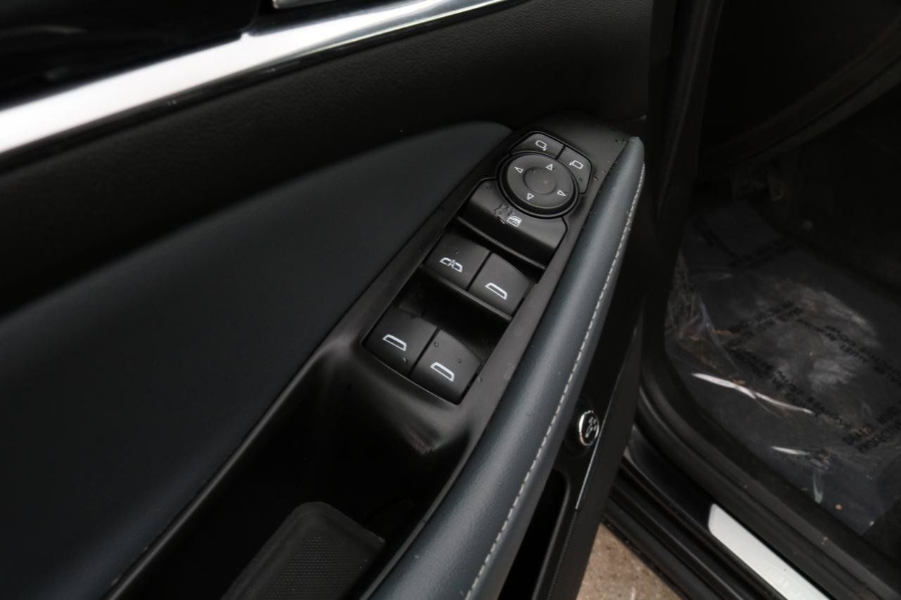 Used 2019 Buick Enclave Essence AWD/4WD image 18