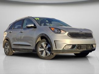 Used 2019 Kia Niro EX video 2