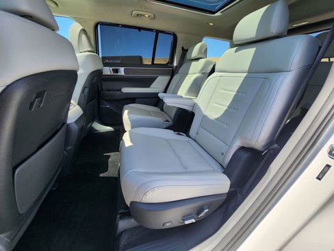 Used 2025 Hyundai Santa Fe Calligraphy AWD/4WD image 13