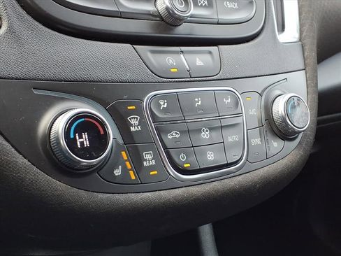 Used 2021 Chevrolet Malibu LT image 25