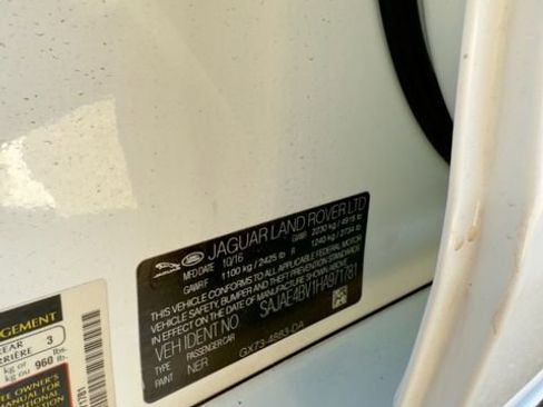 Used 2017 Jaguar XE Prestige image 31