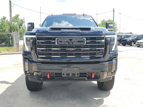 Used 2024 GMC Sierra 3500 AT4 w/ AT4 Premium Plus Package AWD/4WD image 3