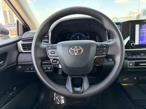 Used 2025 Toyota Camry LE FWD image 19
