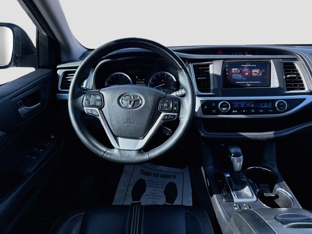 Used 2018 Toyota Highlander SE FWD image 28