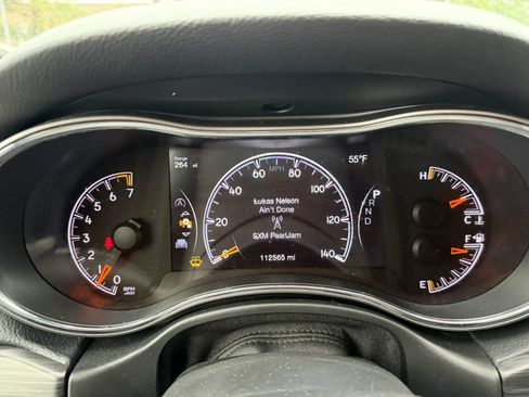 Used 2019 Jeep Grand Cherokee Laredo AWD/4WD image 17