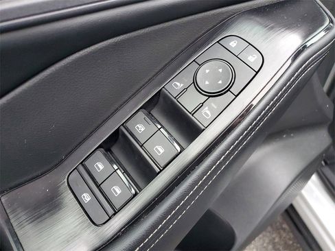 Used 2025 Nissan Rogue SV image 21