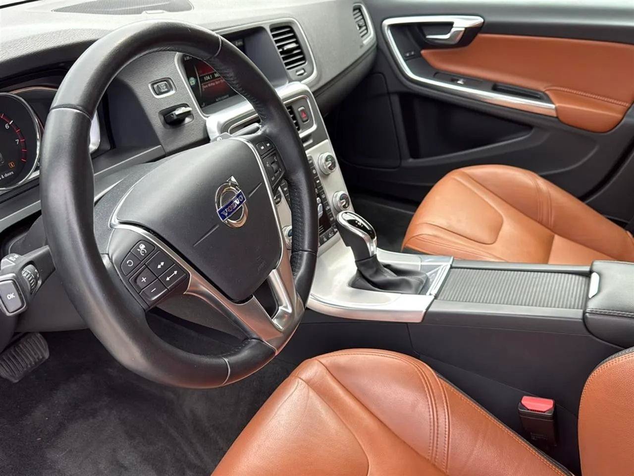 Used 2017 Volvo S60 T5 Inscription Platinum FWD image 36