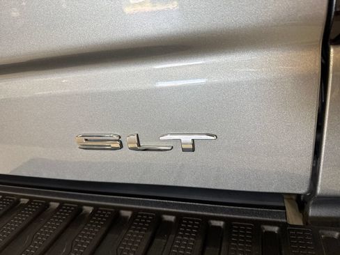 Used 2023 GMC Sierra 1500 SLT w/ SLT Convenience Package AWD/4WD image 32
