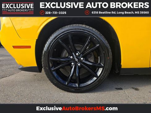 Used 2018 Dodge Challenger SXT w/ Blacktop Package image 39