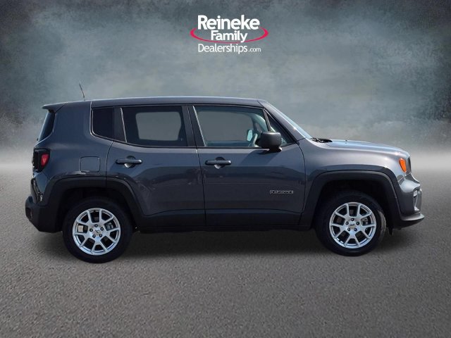 Used 2023 Jeep Renegade Latitude AWD/4WD image 4