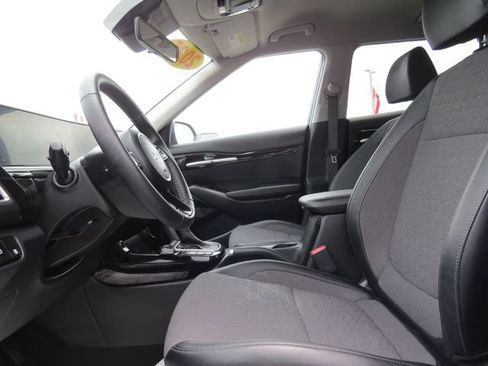 Used 2025 Kia Seltos S FWD image 13