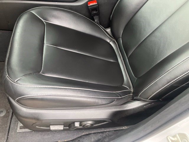 Used 2023 Jeep Grand Cherokee L Limited w/ Black Appearance Package AWD/4WD image 9