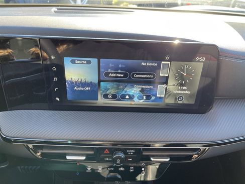 New 2025 Nissan Kicks SR image 20