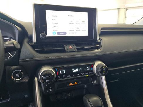 Used 2025 Toyota RAV4 XLE AWD/4WD image 25