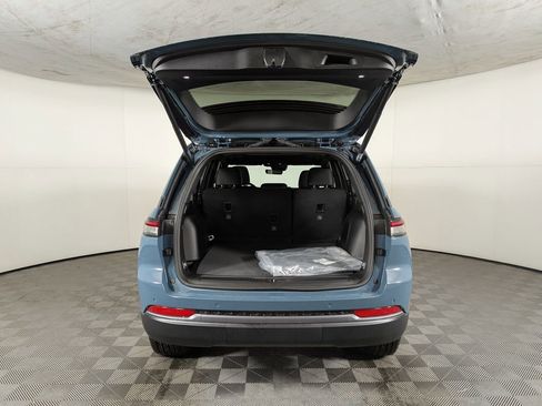 New 2026 Jeep Grand Cherokee Limited w/ Limited Altitude Package AWD/4WD image 9