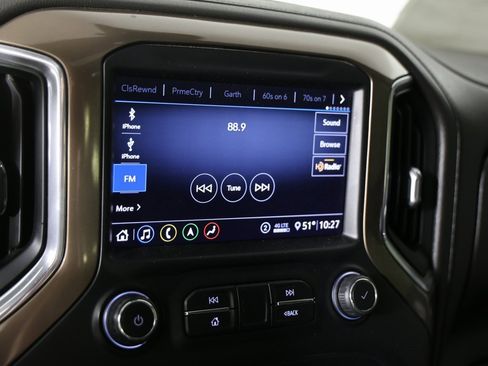 Used 2020 Chevrolet Silverado 1500 High Country w/ Technology Package image 16