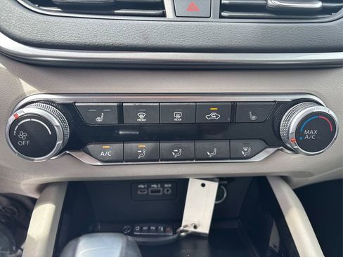 Used 2022 Nissan Altima 2.5 SV w/ SV Premium Package AWD/4WD image 31