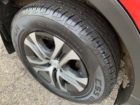 Used 2016 Toyota RAV4 LE image 12