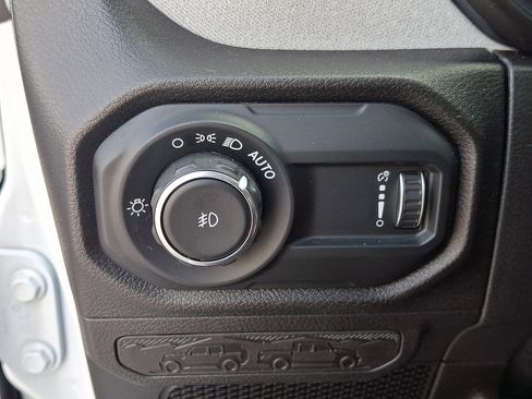 Used 2025 Jeep Wrangler Unlimited Sport AWD/4WD image 23