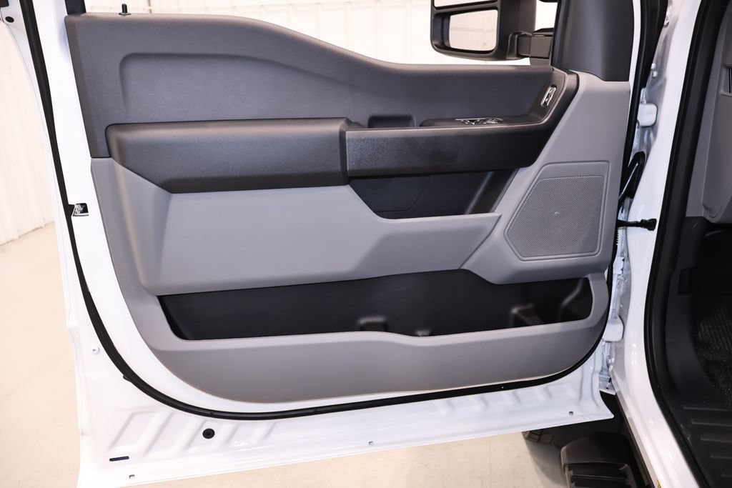 New 2026 Ford F550 4x4 Regular Cab Super Duty image 10