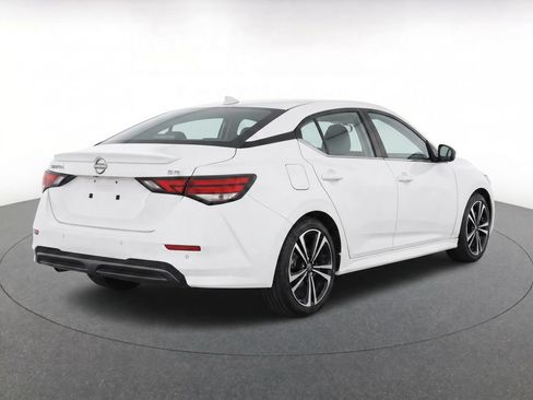 Used 2022 Nissan Sentra SR FWD image 4