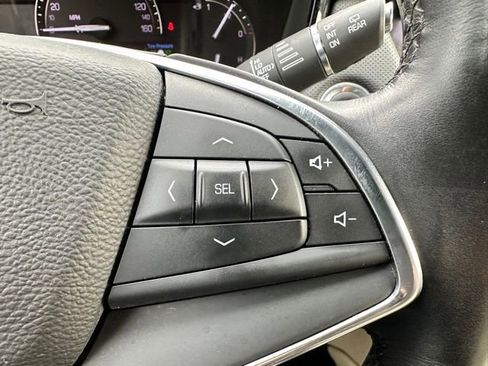 Used 2017 Cadillac XT5 Luxury w/ Driver Awareness Package image 21