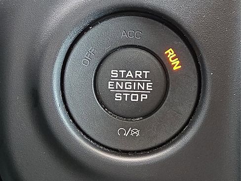 Used 2023 Jeep Wrangler Unlimited Rubicon AWD/4WD image 19