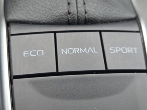 Used 2023 Toyota Camry LE w/ Convenience Package image 12