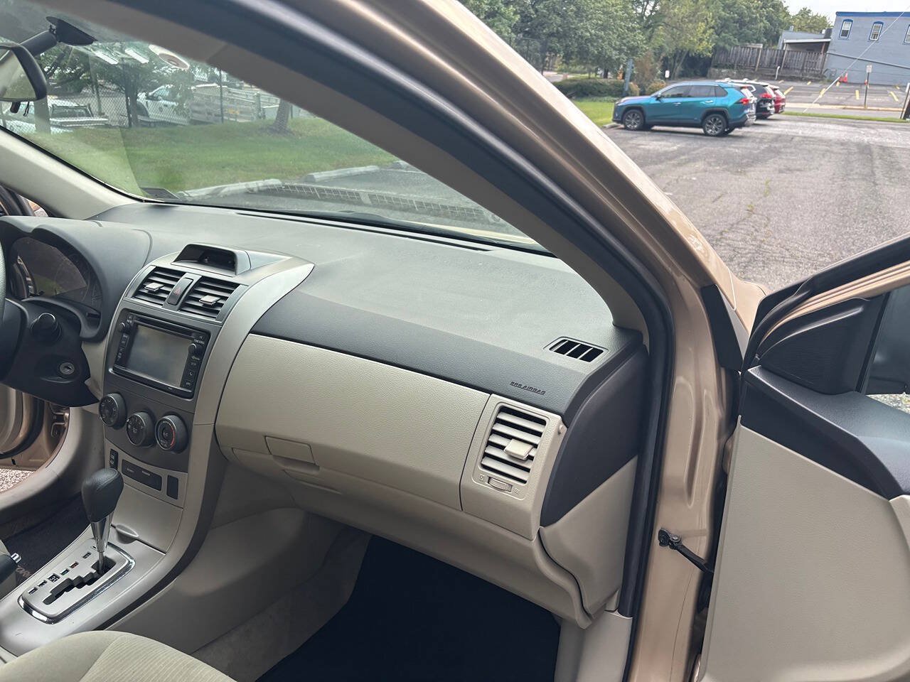 Used 2012 Toyota Corolla LE FWD image 22