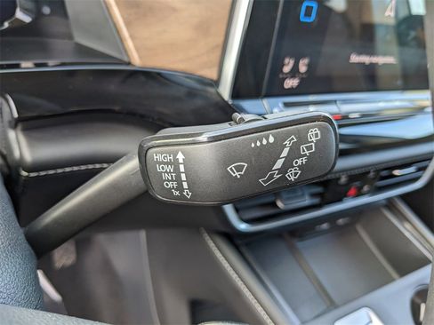 Certified 2024 Volkswagen Atlas SE image 30