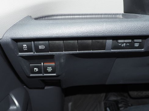 Used 2021 Toyota Sienna XLE image 27