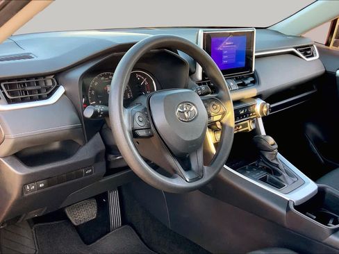 Used 2024 Toyota RAV4 XLE w/ Convenience Package FWD image 18