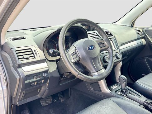 Used 2015 Subaru Forester 2.5i Touring w/ Eyesight & Navigation System AWD/4WD image 9