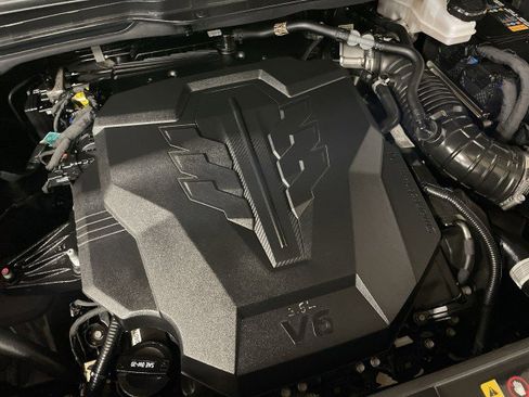 Used 2023 Kia Carnival LX image 26