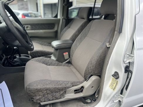 Used 2000 Nissan Xterra XE AWD/4WD image 9
