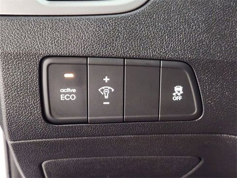 Used 2013 Hyundai Elantra Limited image 19